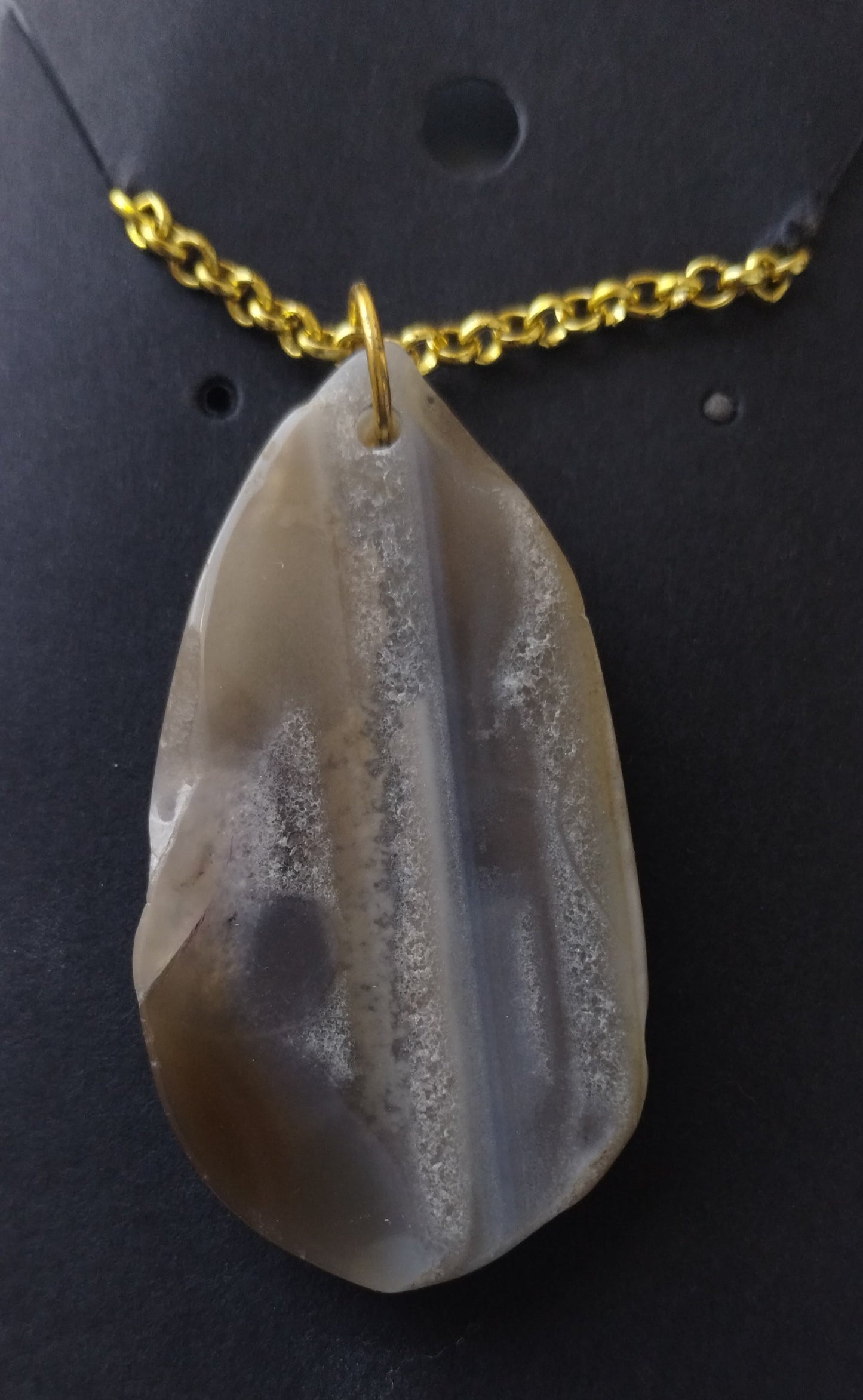 Brown agate slice pendant necklace