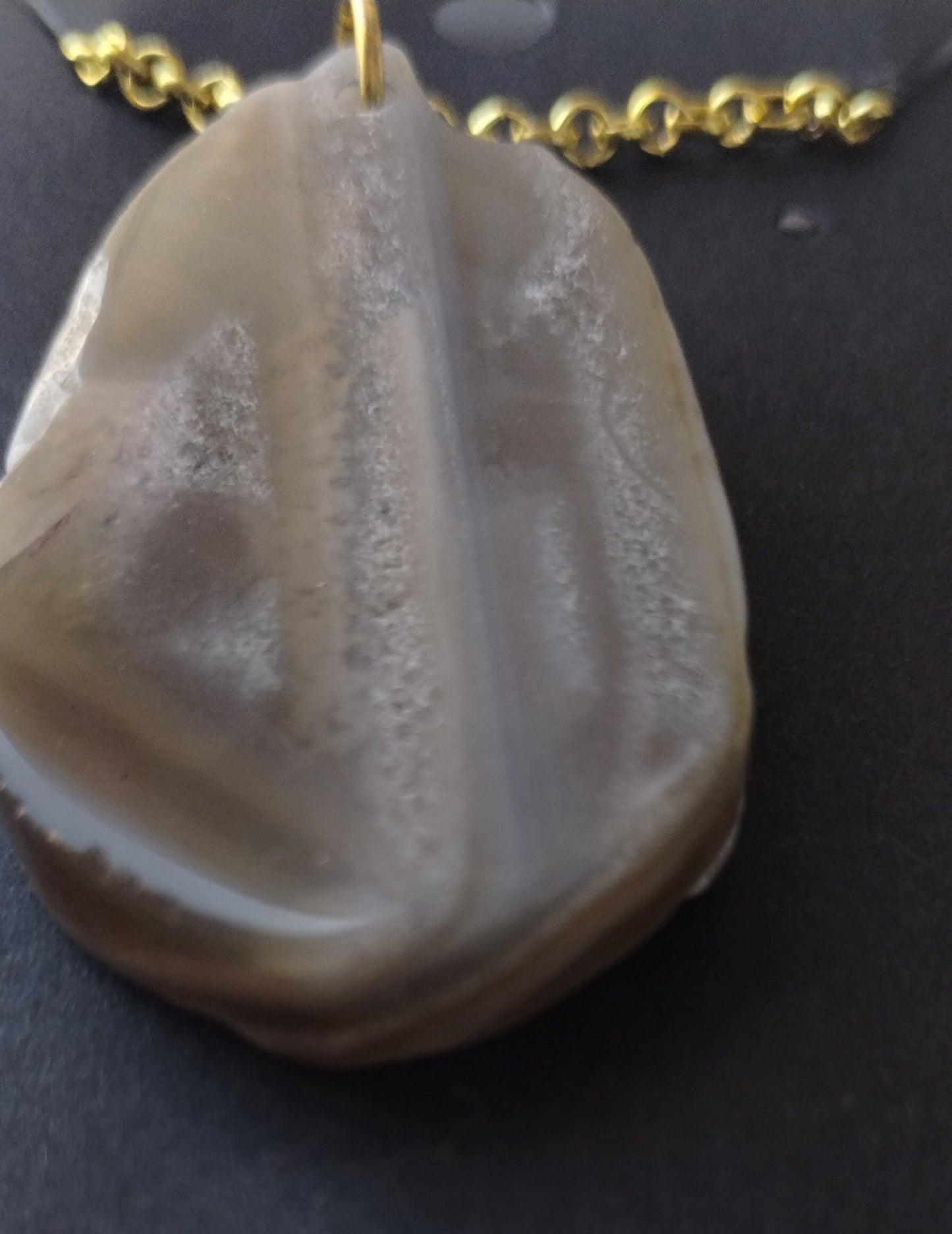 Brown agate slice pendant necklace