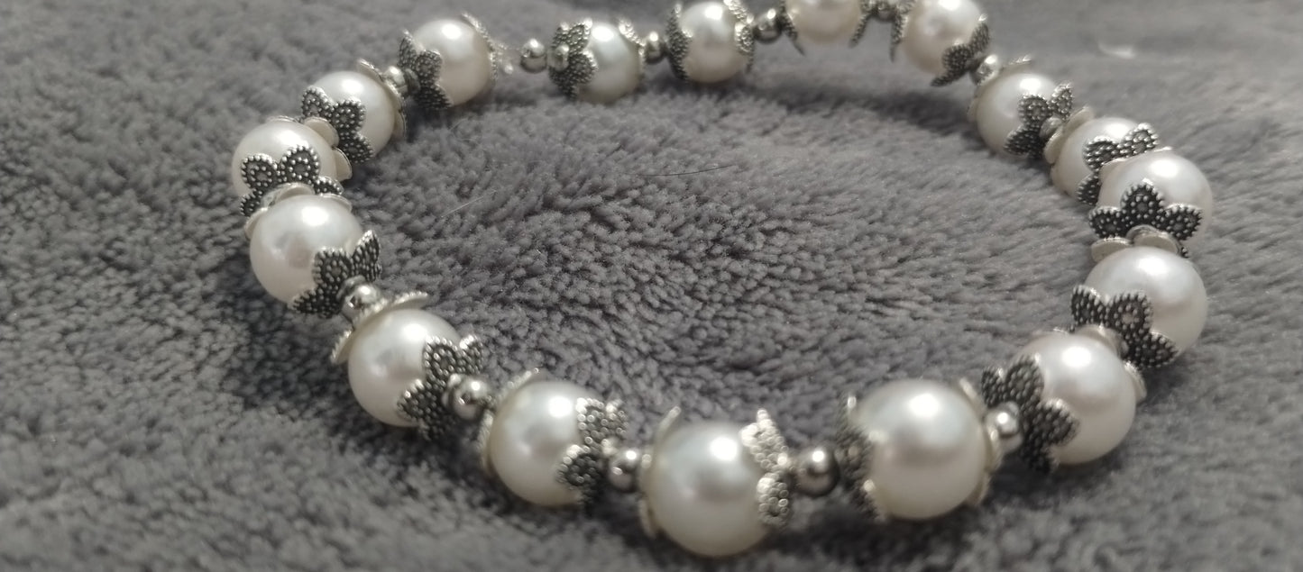 Pearl Bracelets!! Multiple Styles