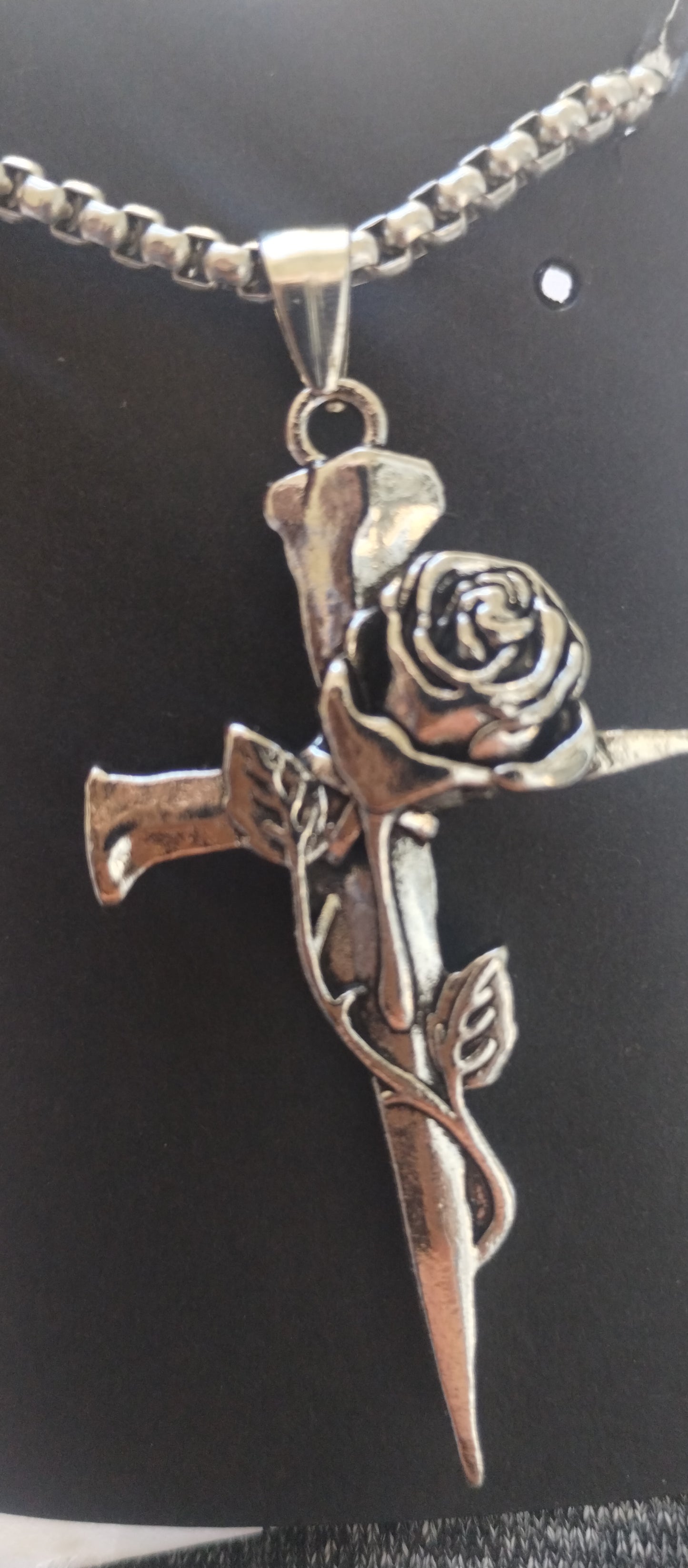 Men's cross w/ beautiful rose in silver